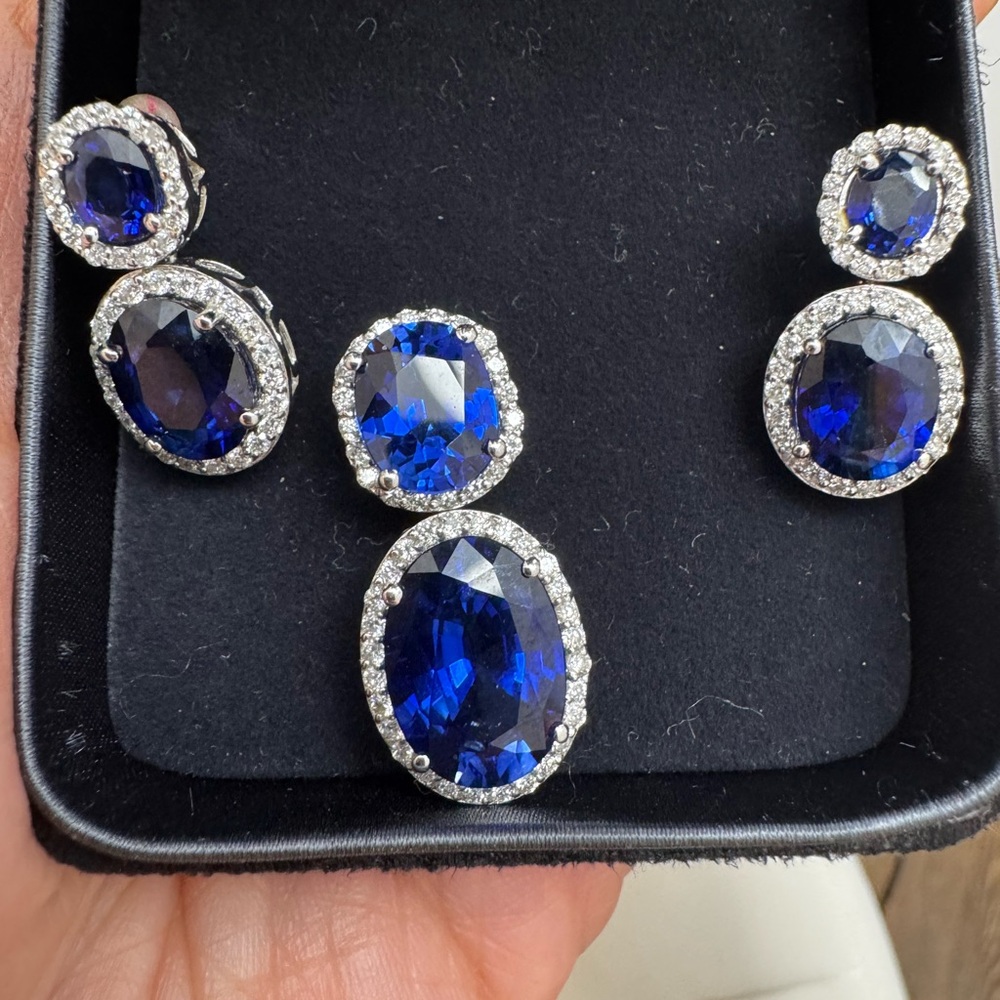 18k diamond blue sapphire earrings and Pendant
Sapphire(lab grown)